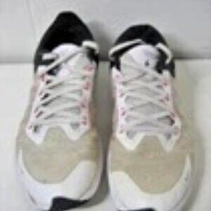 Nike Zoom Winflo womens shoes size 7, pre-owned